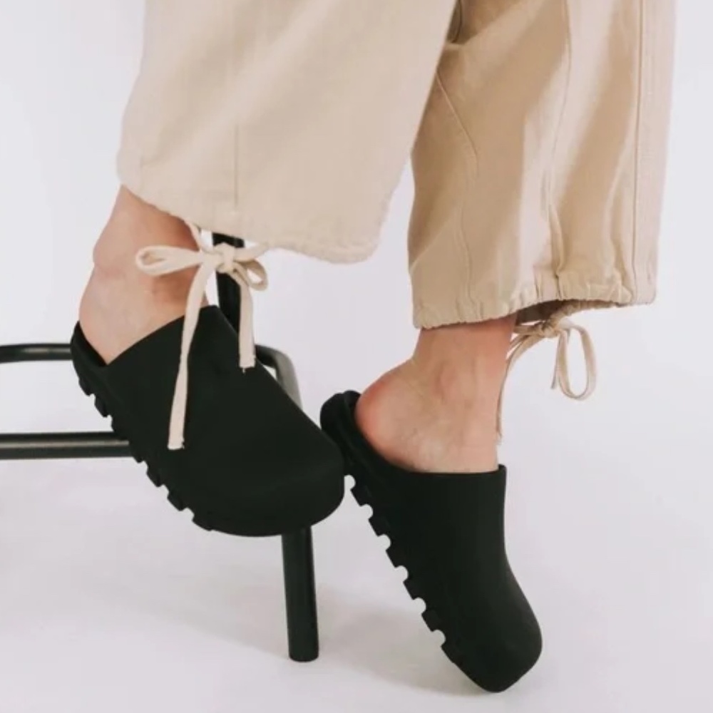 FREE PEOPLE FP Movement Mule Black S 5/6 M 6/7 L 8/9 $60 Retail